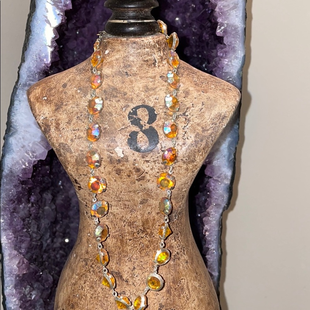 Gorgeous shiny crystal necklace